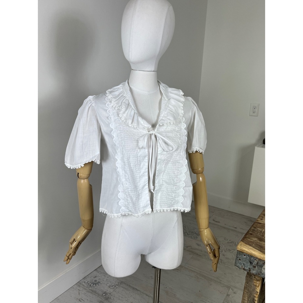 Vintage Gilligan O'Malley White Lace Ruffle Cottagecore Tie Front Blouse Petite